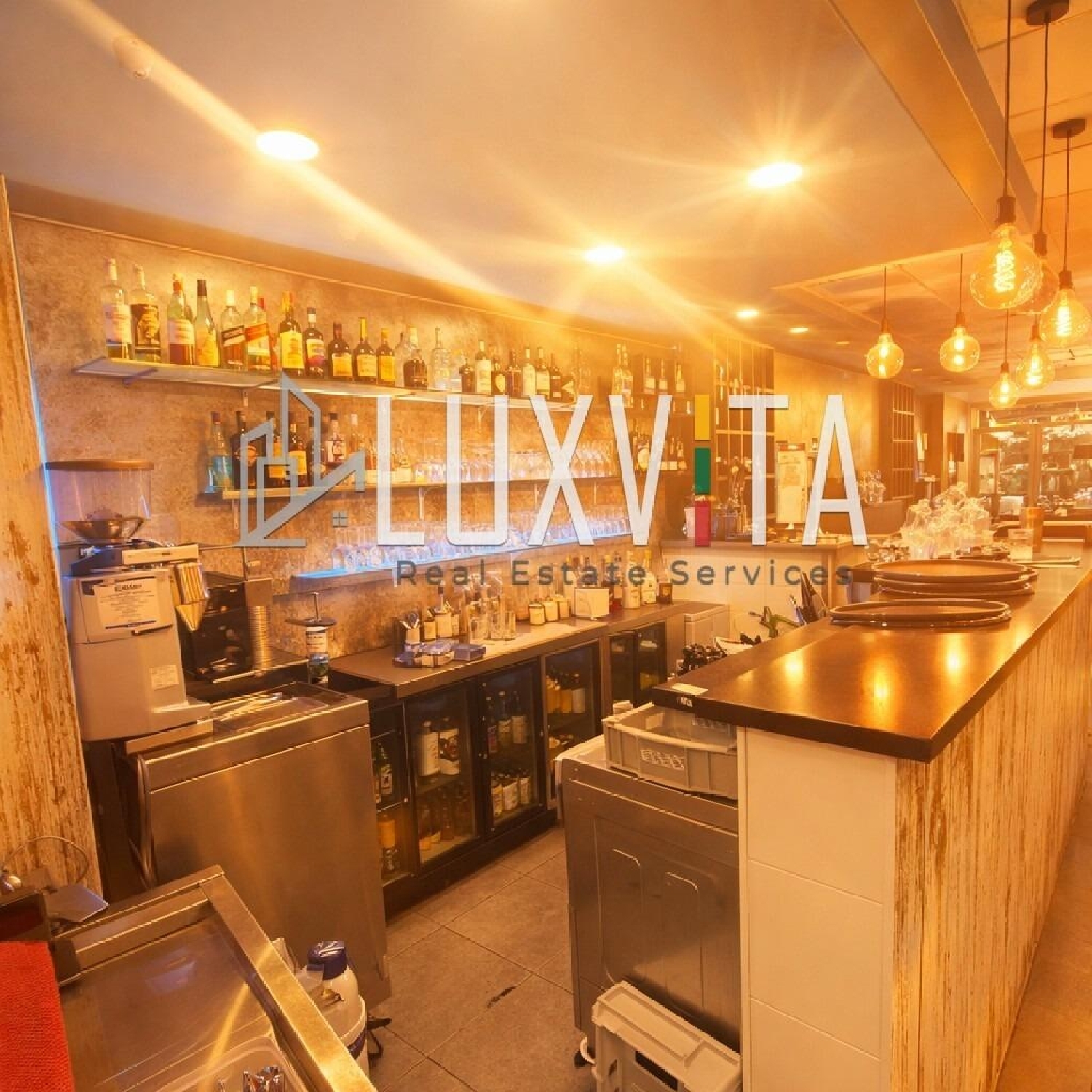  till salu lokal Maroñas Noya 4