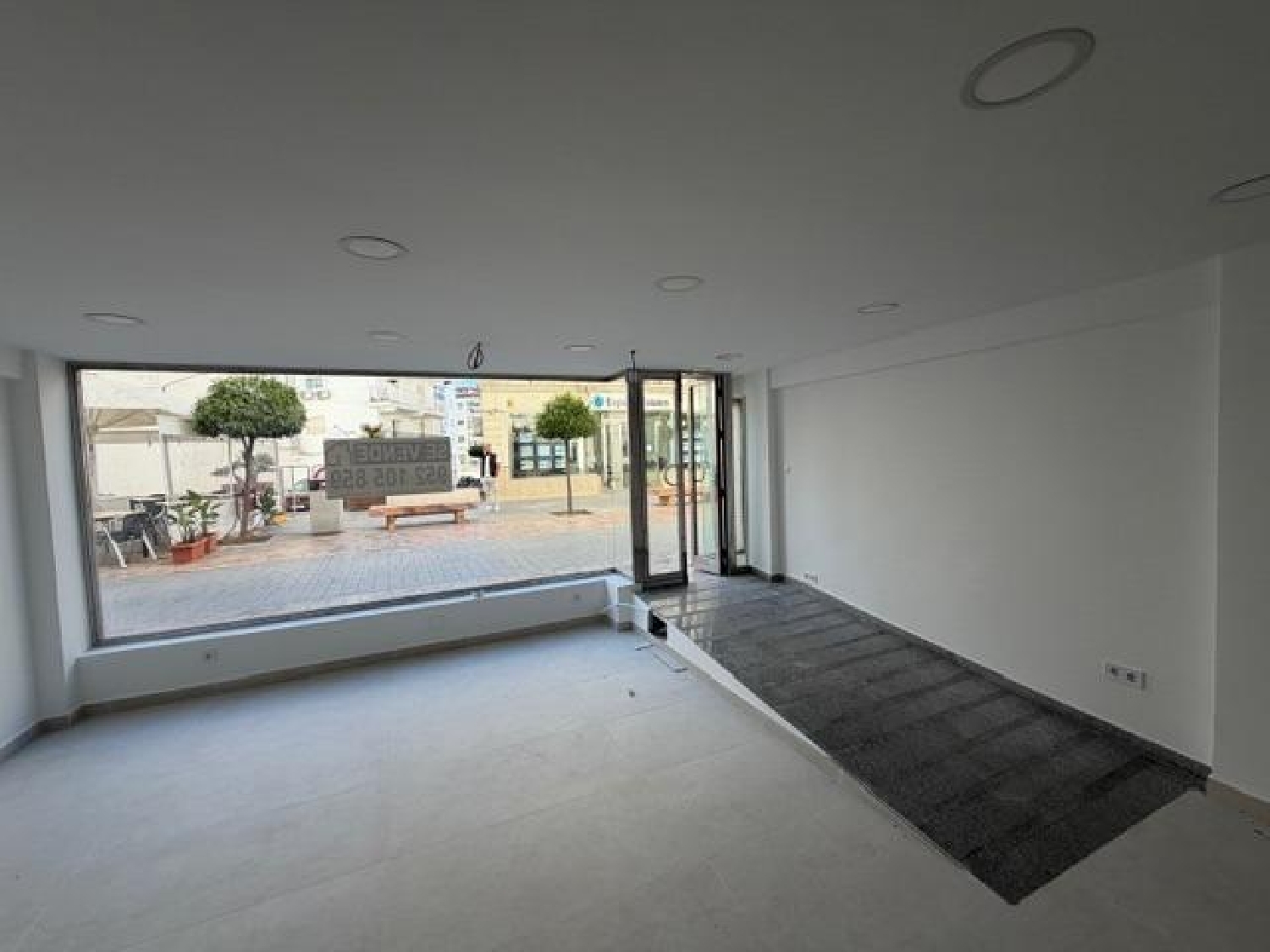  till salu lokal Nerja Axarquía 5