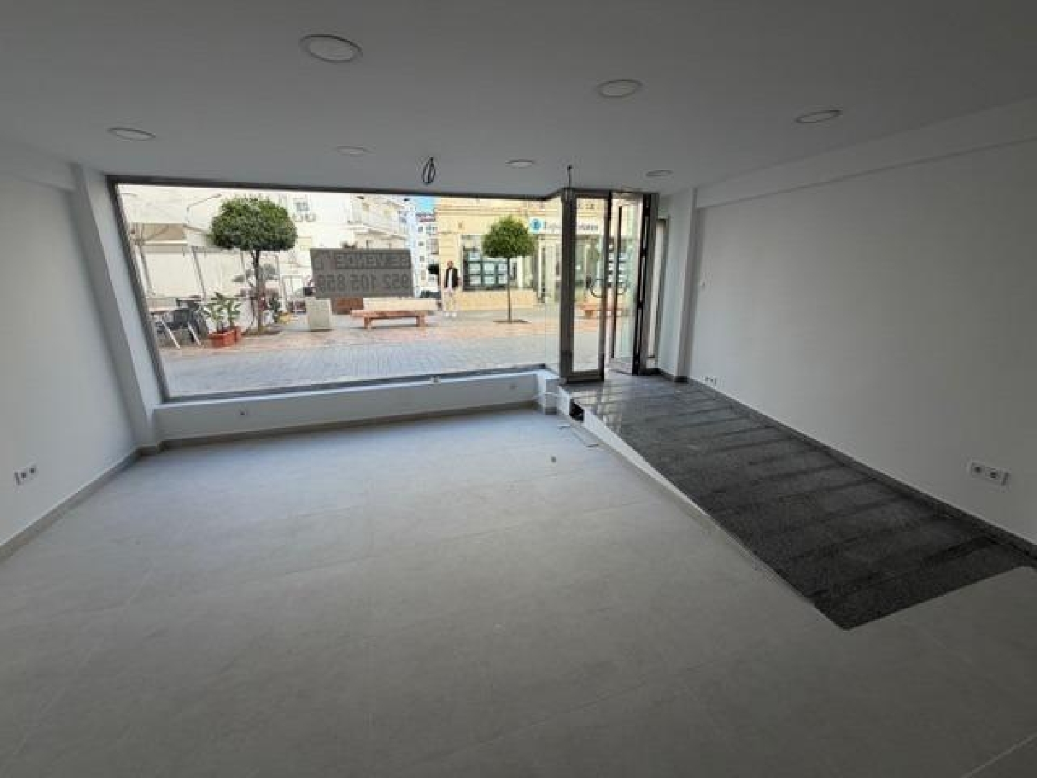  till salu lokal Nerja Axarquía 4