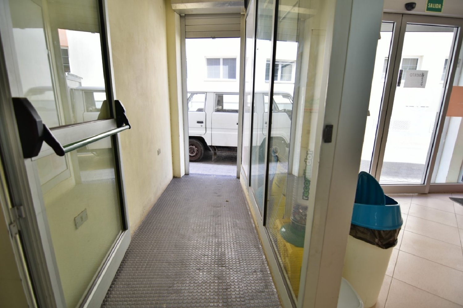  te koop bedrijfsruimte Santa Lucia De Tirajana Área Sur 4