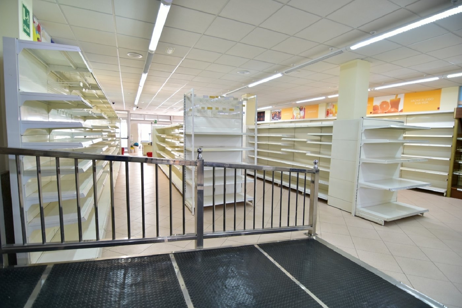  te koop bedrijfsruimte Santa Lucia De Tirajana Área Sur 6