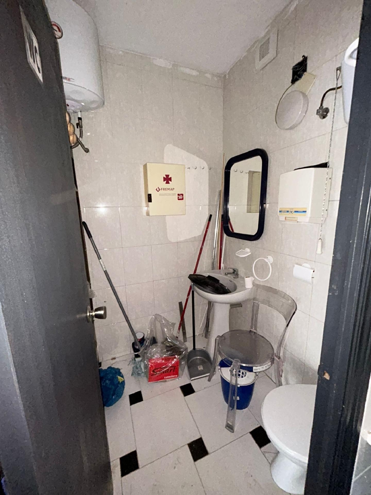  à vendre local commercial Sevilla La Nueva Sur 8