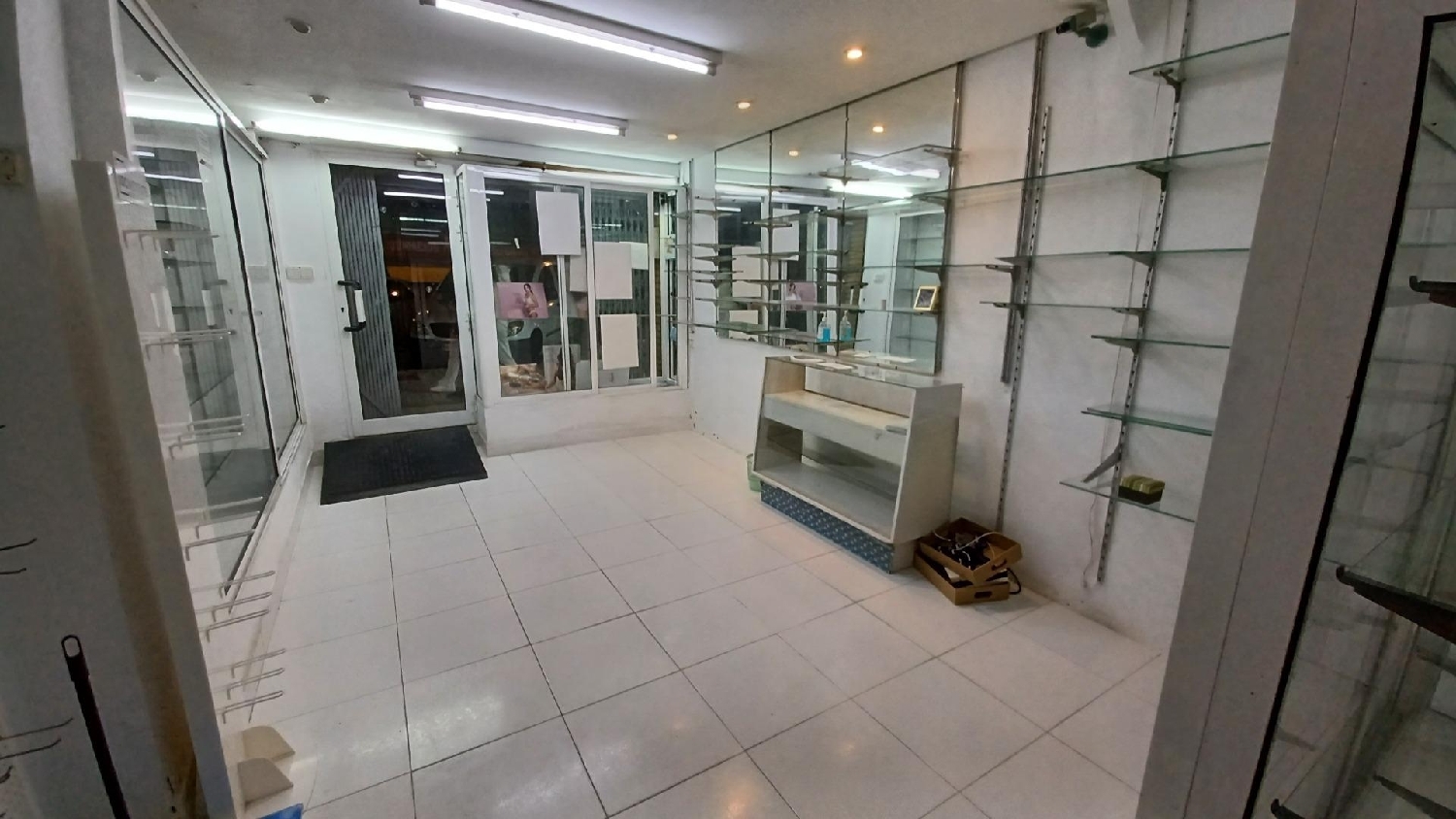  en venta local Valencia De Las Torres Campiña Sur 2