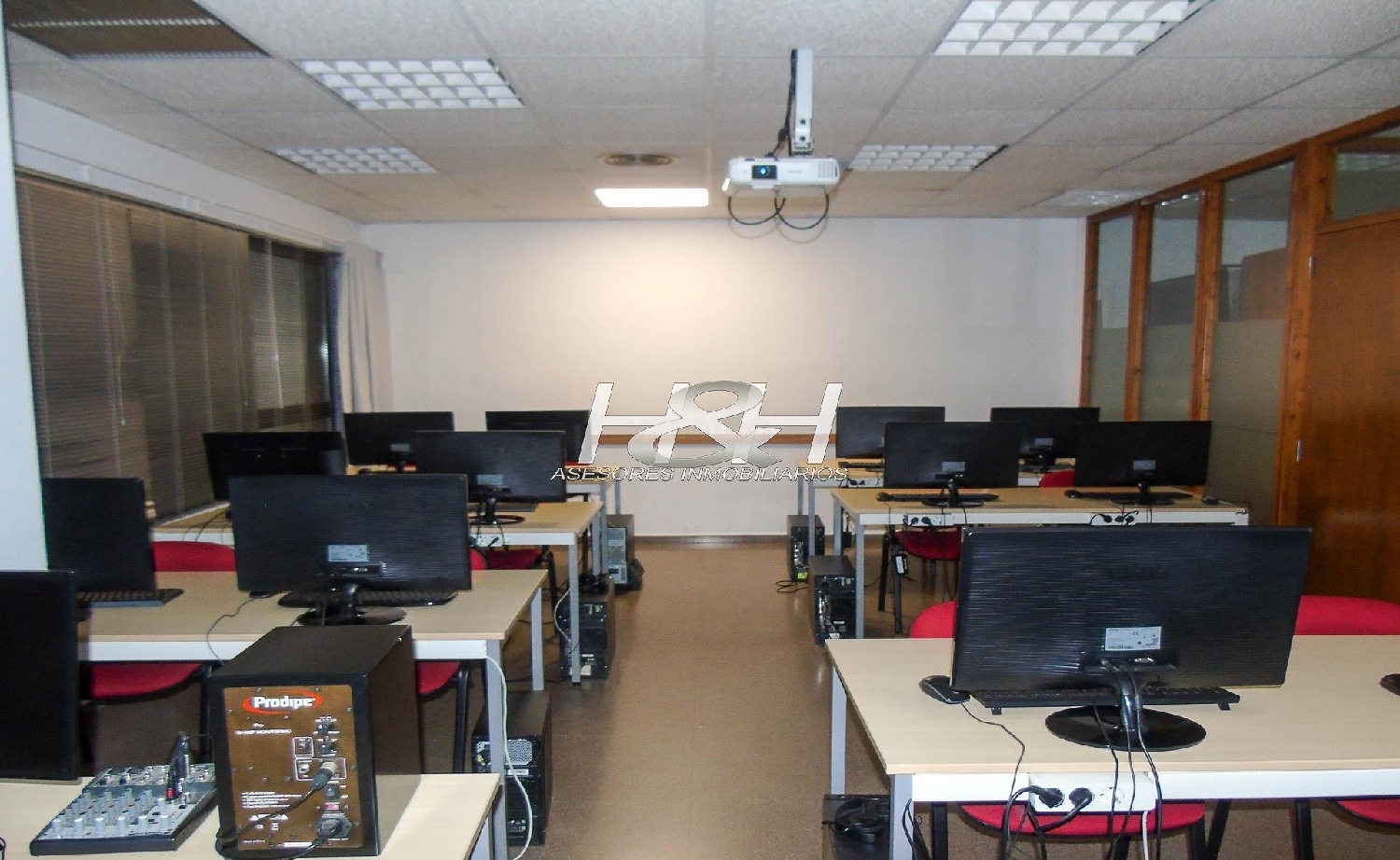  à vendre local commercial Valencia De Las Torres Campiña Sur 1