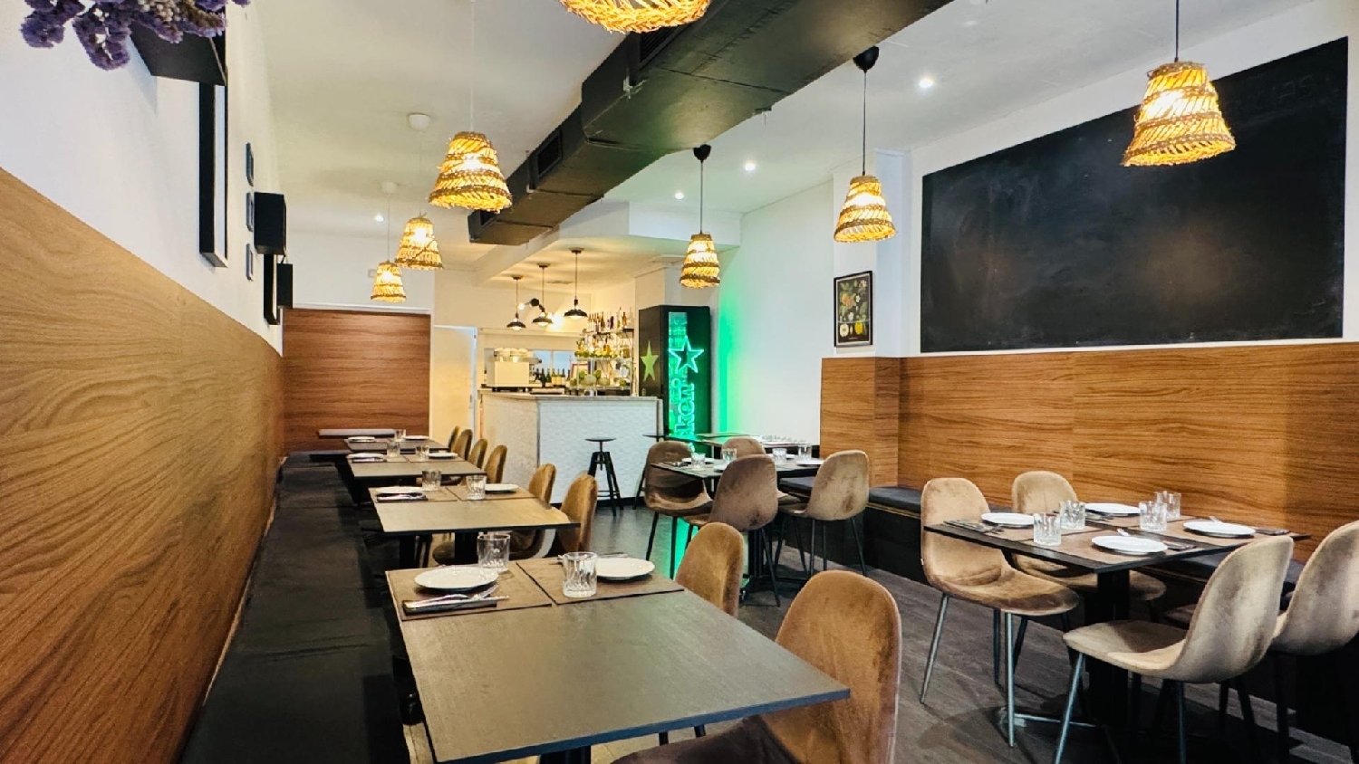  till salu lokal Valencia De Las Torres Campiña Sur 6