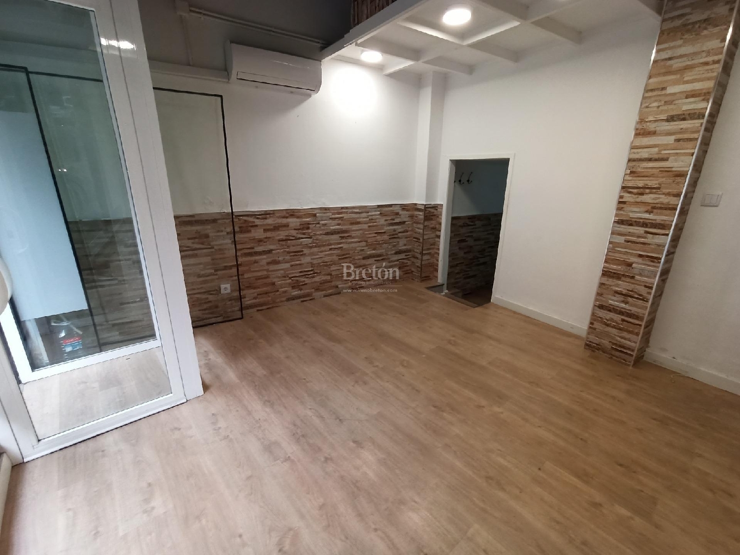  for sale commercial premise Zaragoza Centro 50004 D.C. Zaragoza 3