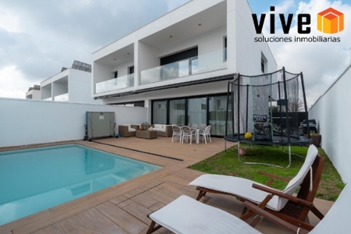 Mairena Del Aljarafe Metropolitana De Sevilla pareado foto 6343518