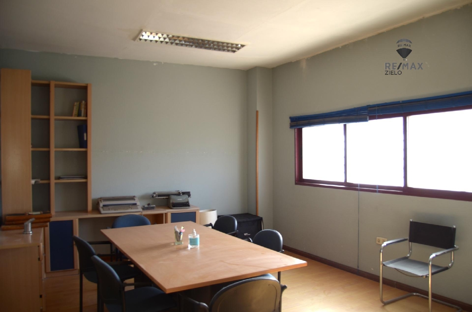  for sale shop Valverde De Leganés Olienza 1