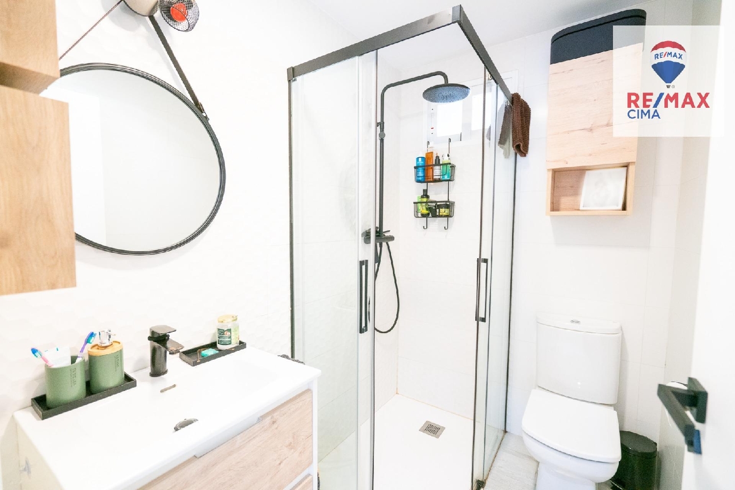  till salu lägenhet Baza Baza 8