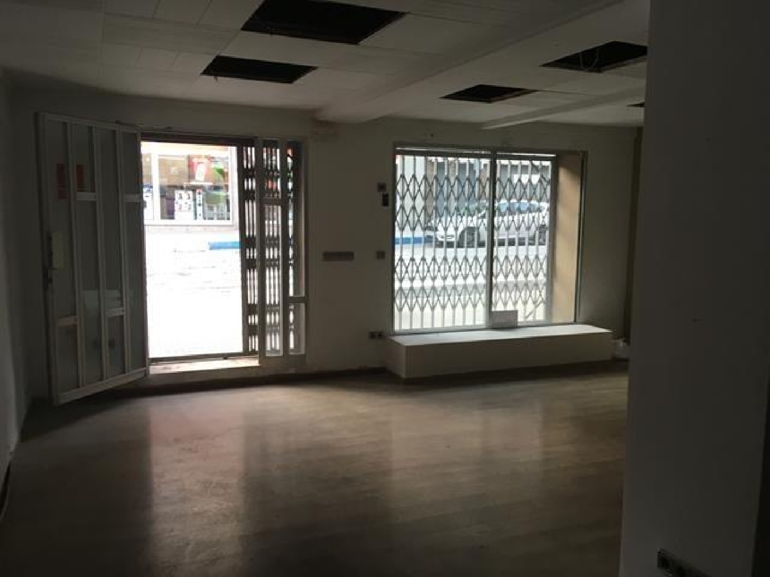  till salu byggnad Navas Bages 3