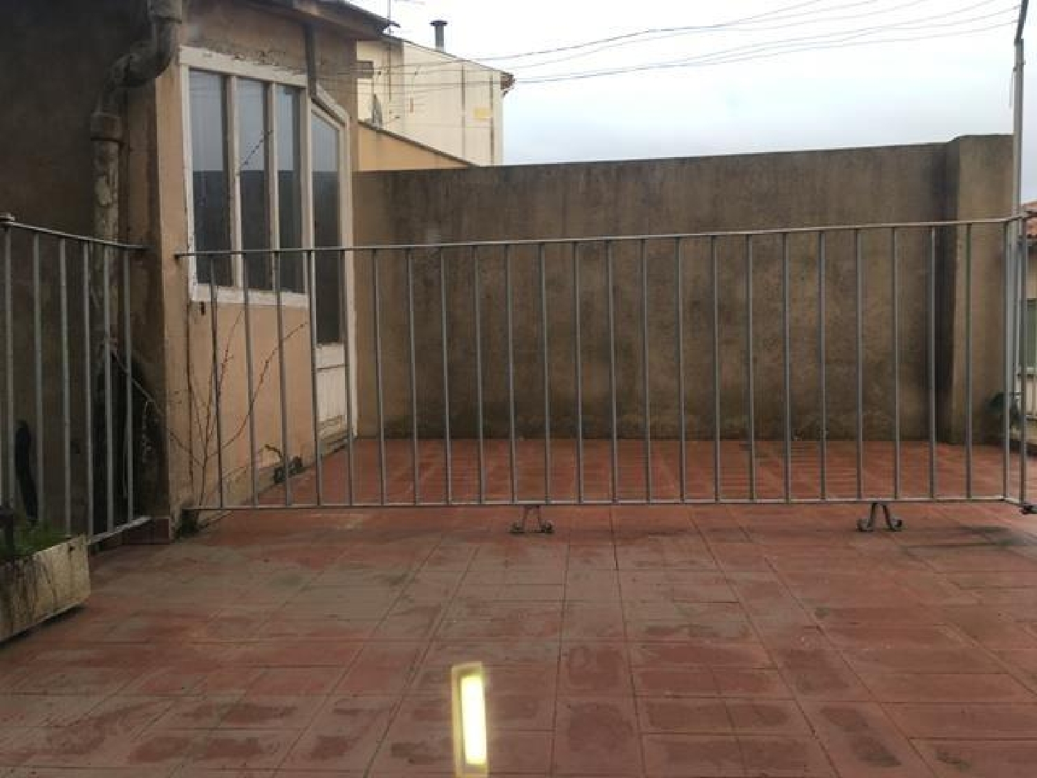  till salu byggnad Navas Bages 8