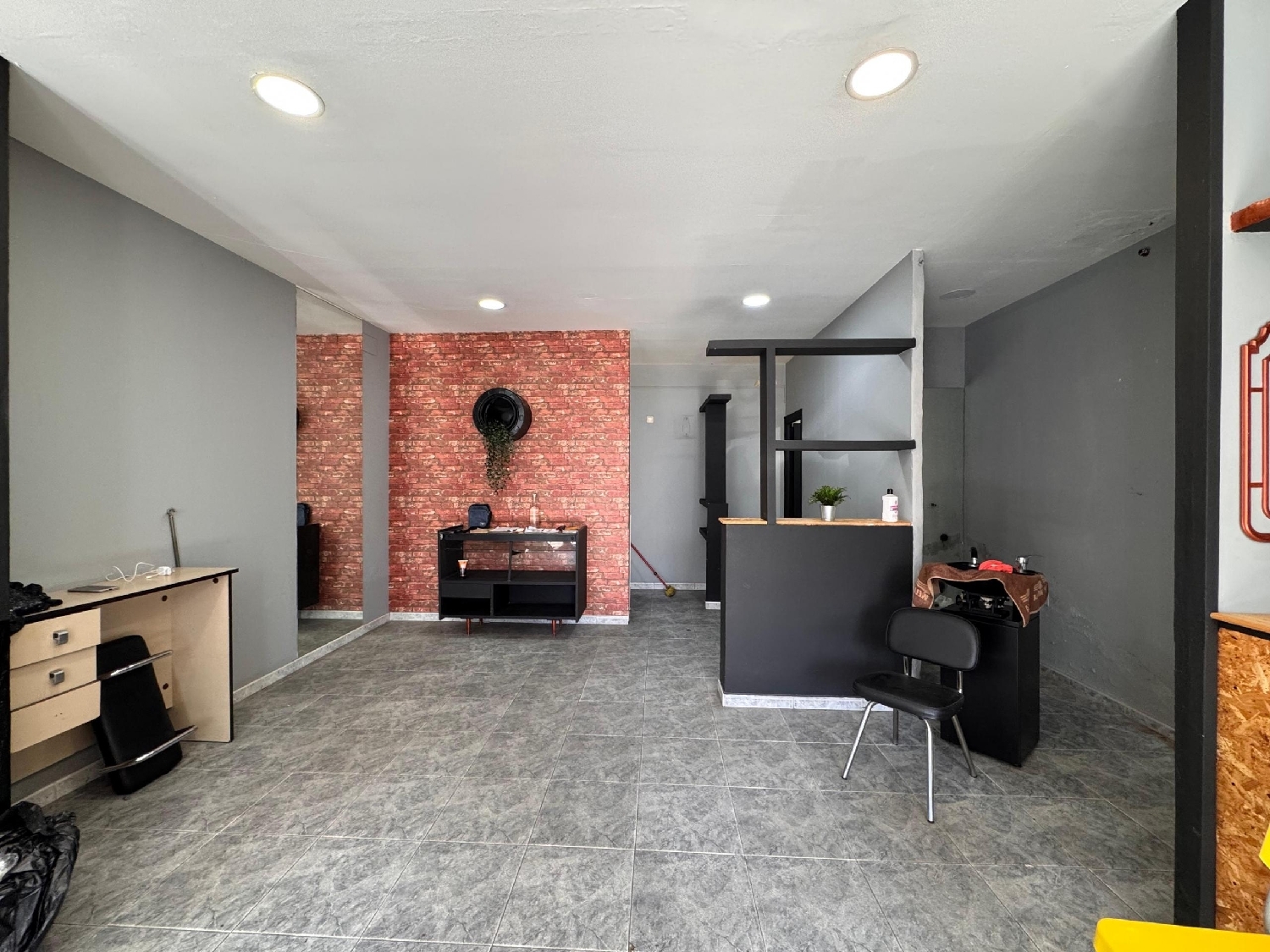  te koop bedrijfsruimte/ kantoor Olivares Aljarafe 1