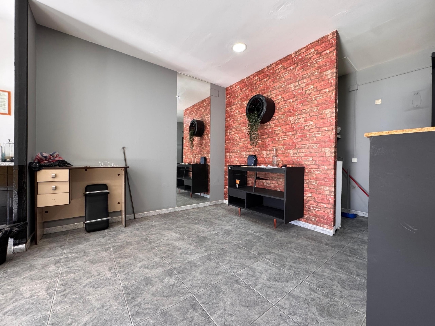  te koop bedrijfsruimte/ kantoor Olivares Aljarafe 2