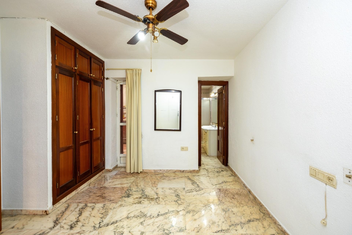 till salu bottenvåning Barrio De Granada Alacantí 8