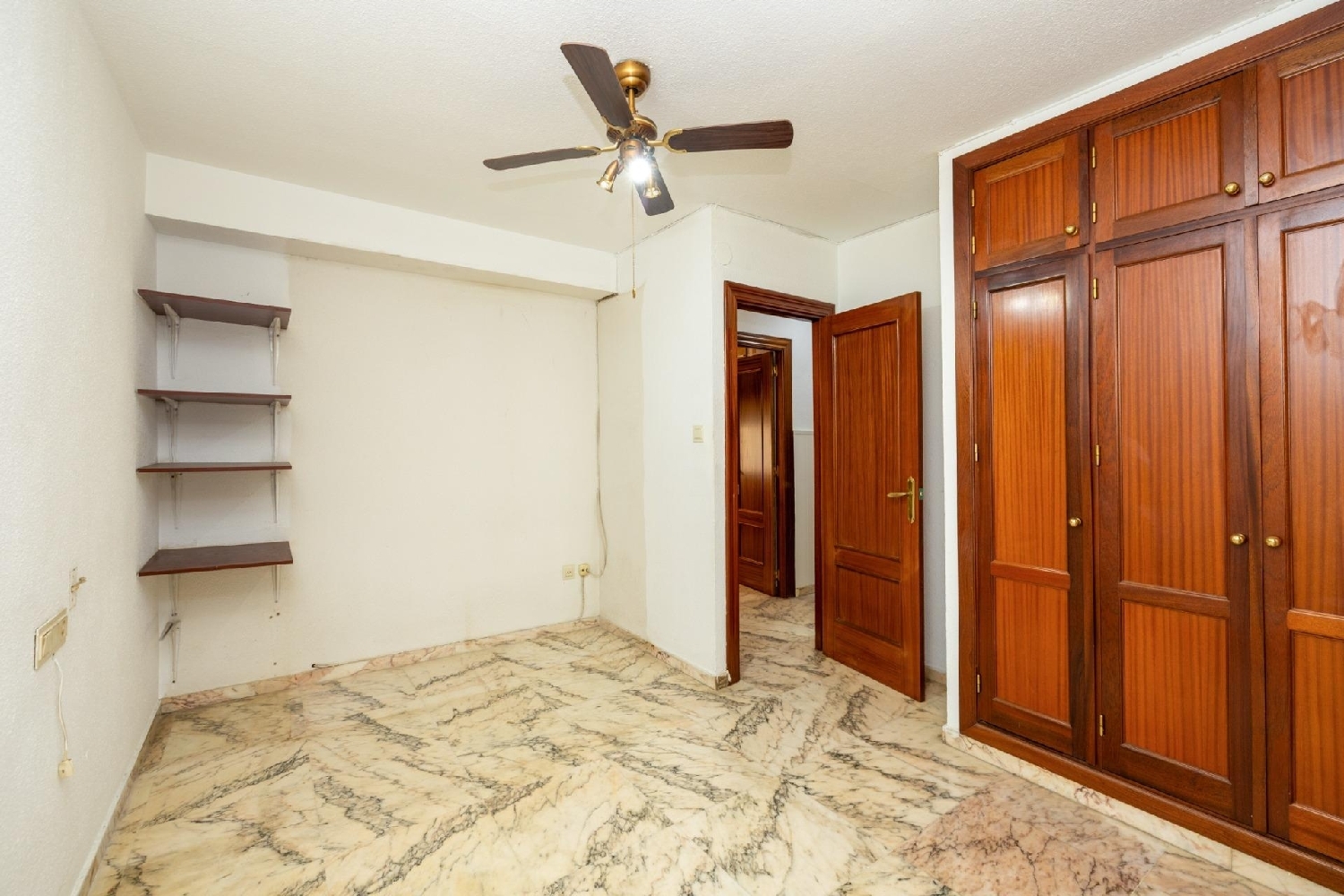 till salu bottenvåning Barrio De Granada Alacantí 7