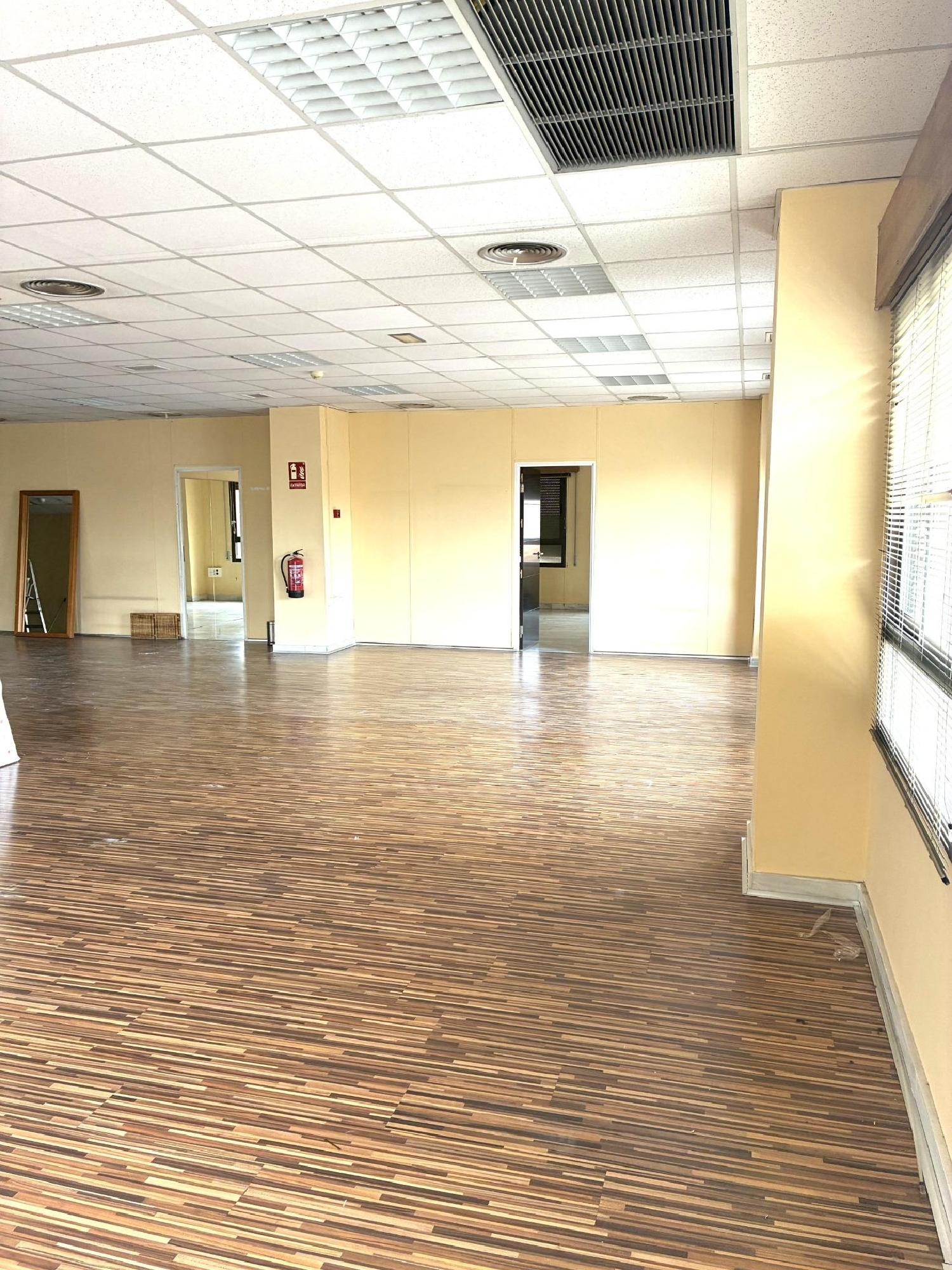  te koop kantoor Barrio De Granada Alacantí 5