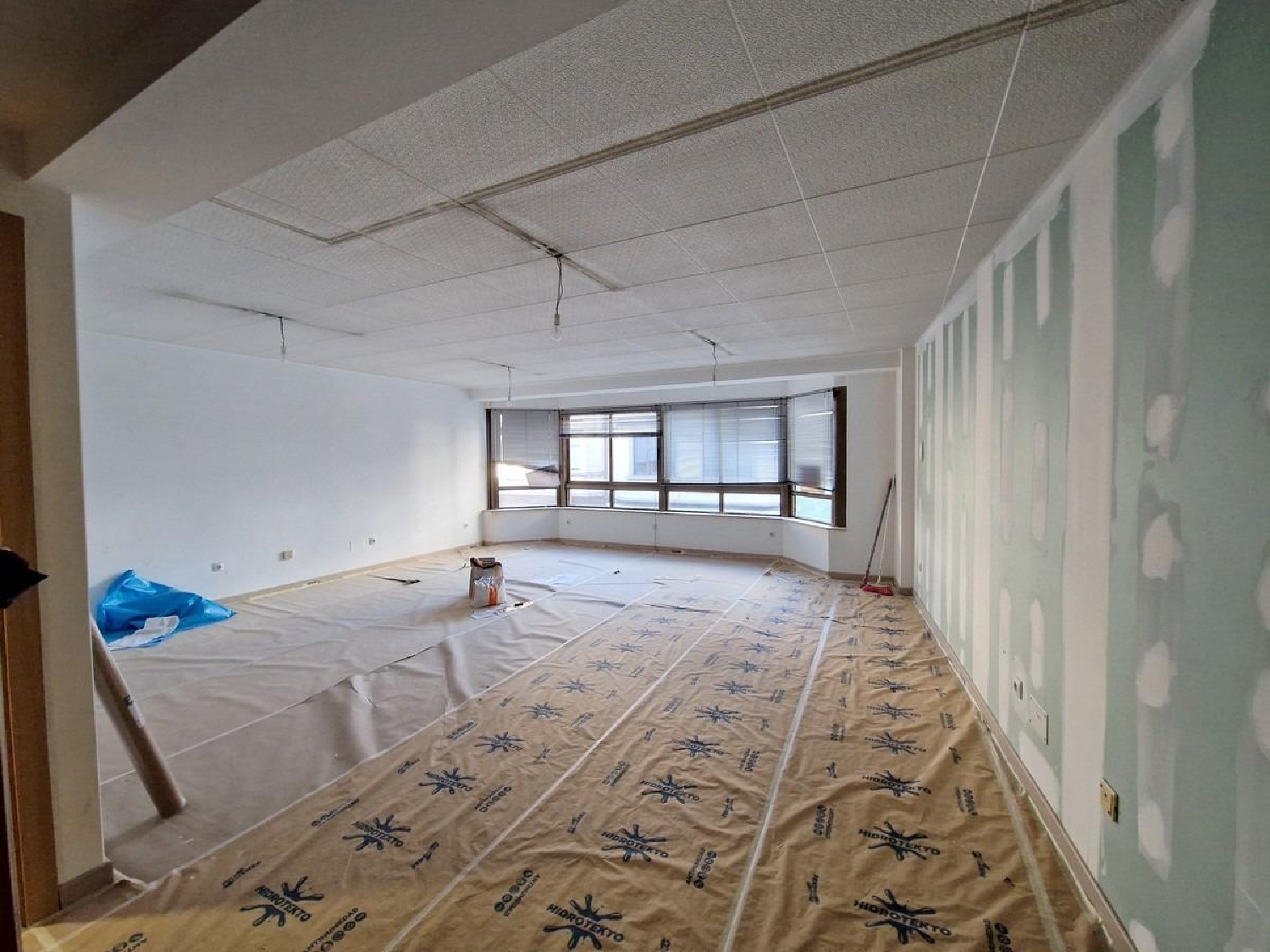  for sale office Carballo Bergantiños 1