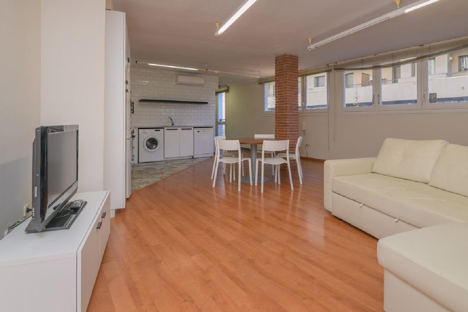  till salu kontor Manresa Bages 3