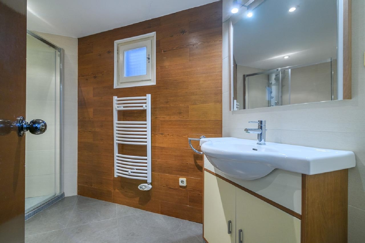  till salu kontor Manresa Bages 8