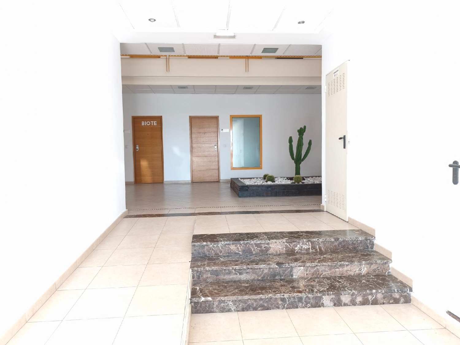  for sale office Marquiño Arzúa 2