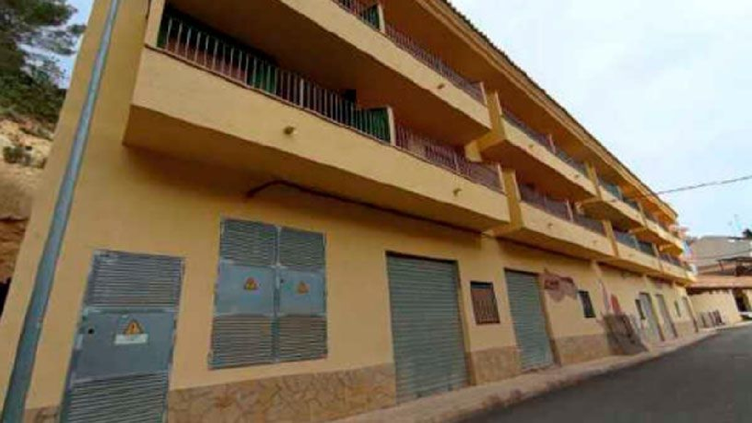  till salu kontor Sueras Plana Baixa 2