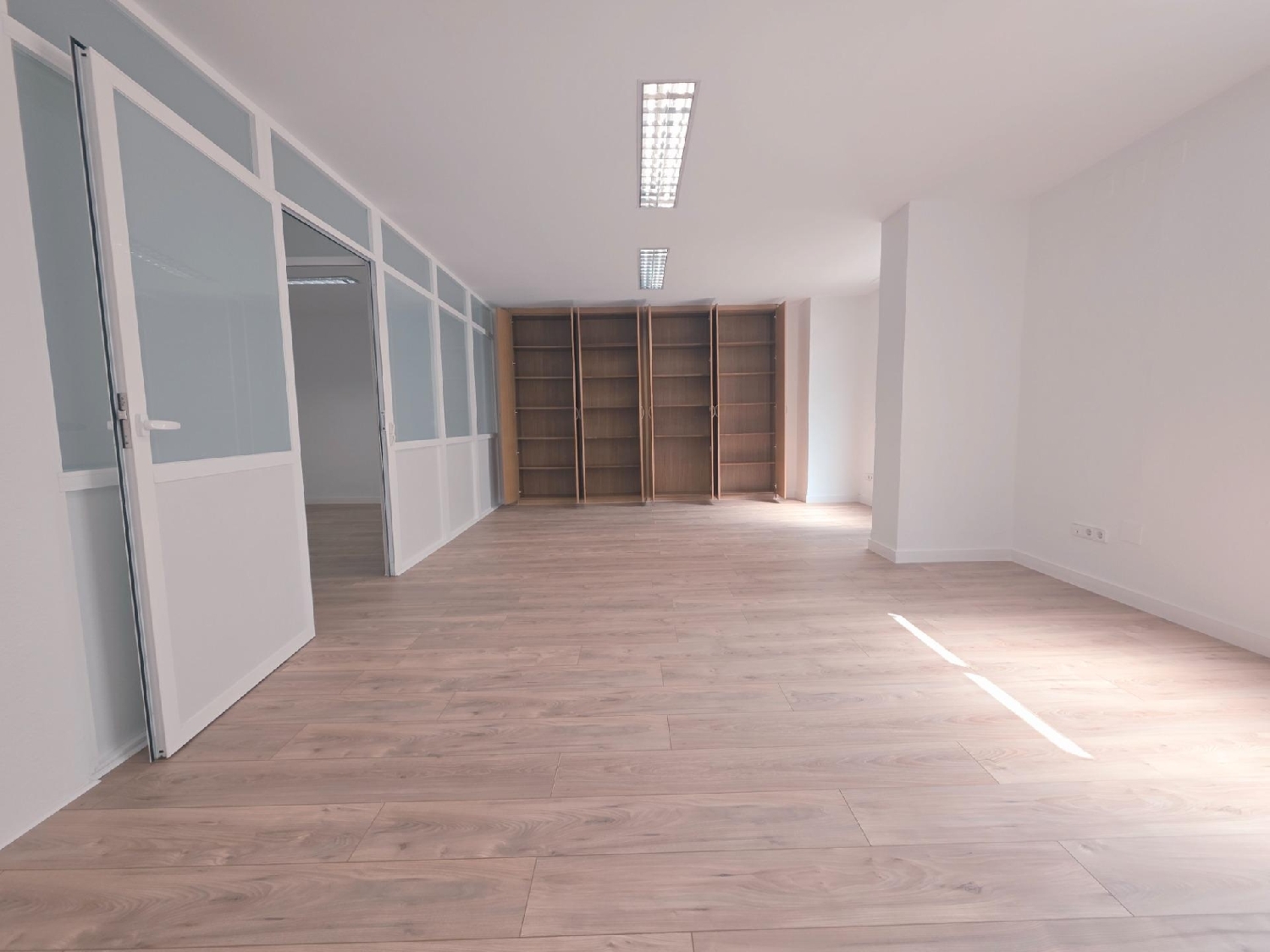 till salu kontor Valencia De Las Torres Campiña Sur 4