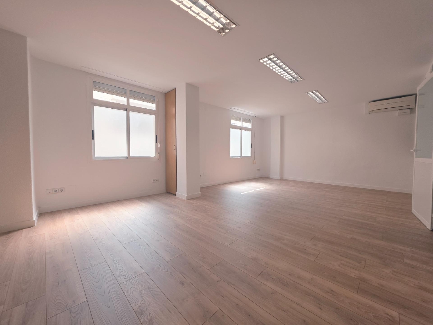 till salu kontor Valencia De Las Torres Campiña Sur 5