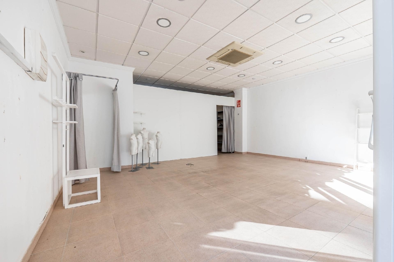  for sale commercial premise Armilla Vega De Granada 1