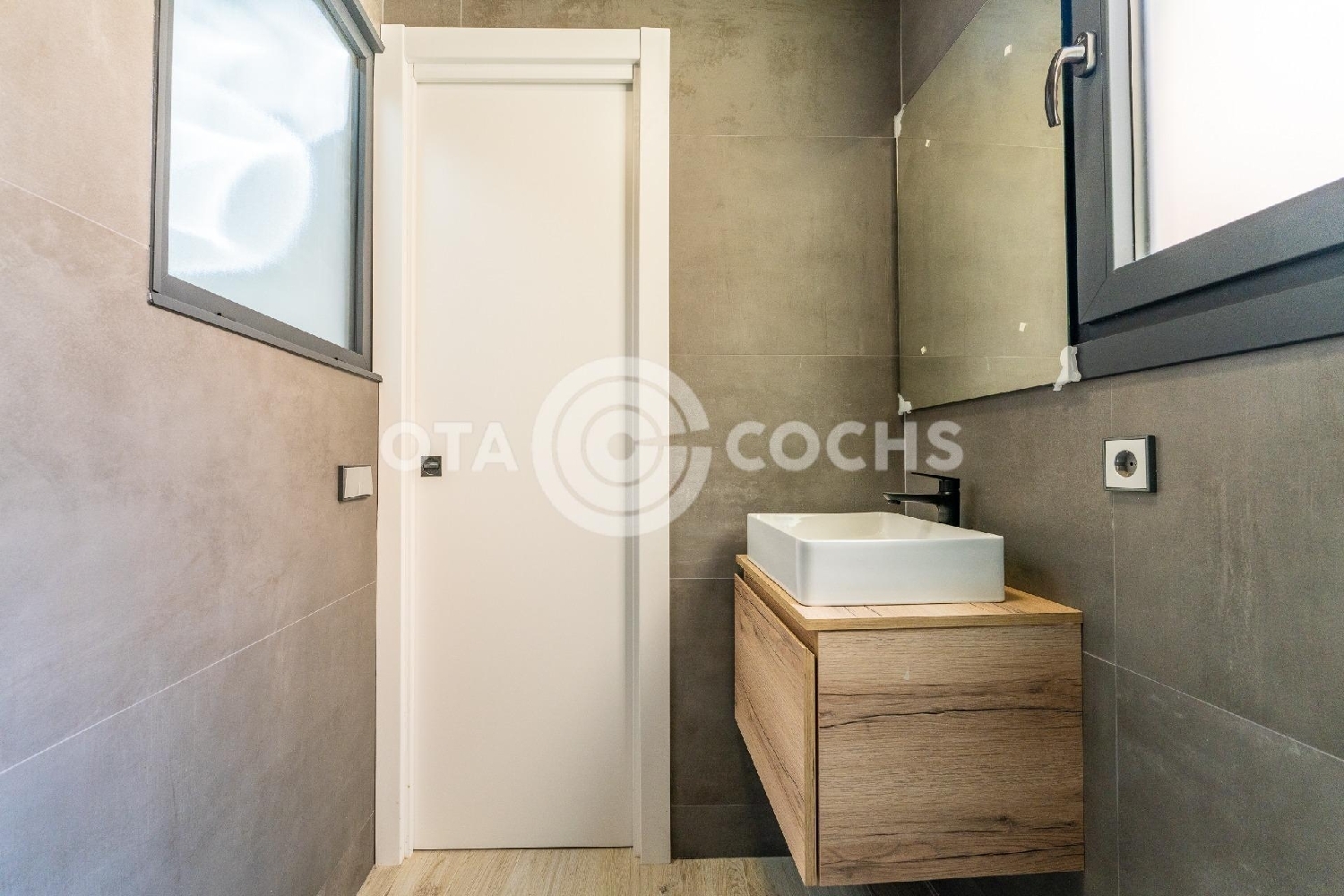  en venta local Barriada Les Tres Creus Bages 8