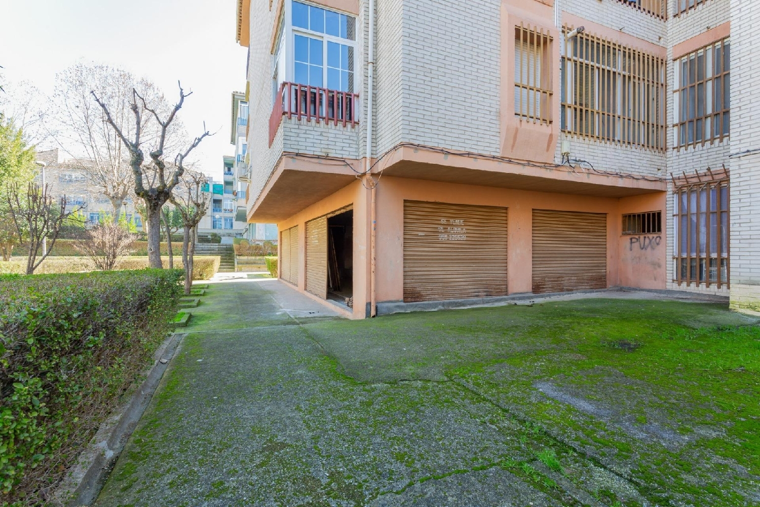  till salu lokal Barrio De Granada Alacantí 3