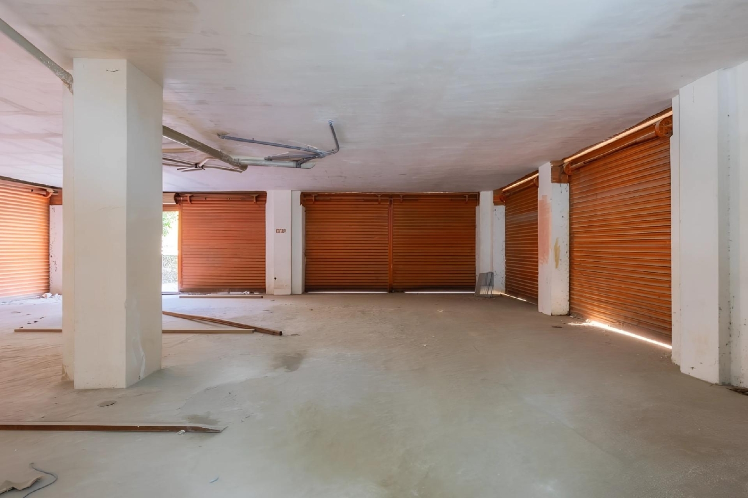  till salu lokal Barrio De Granada Alacantí 8