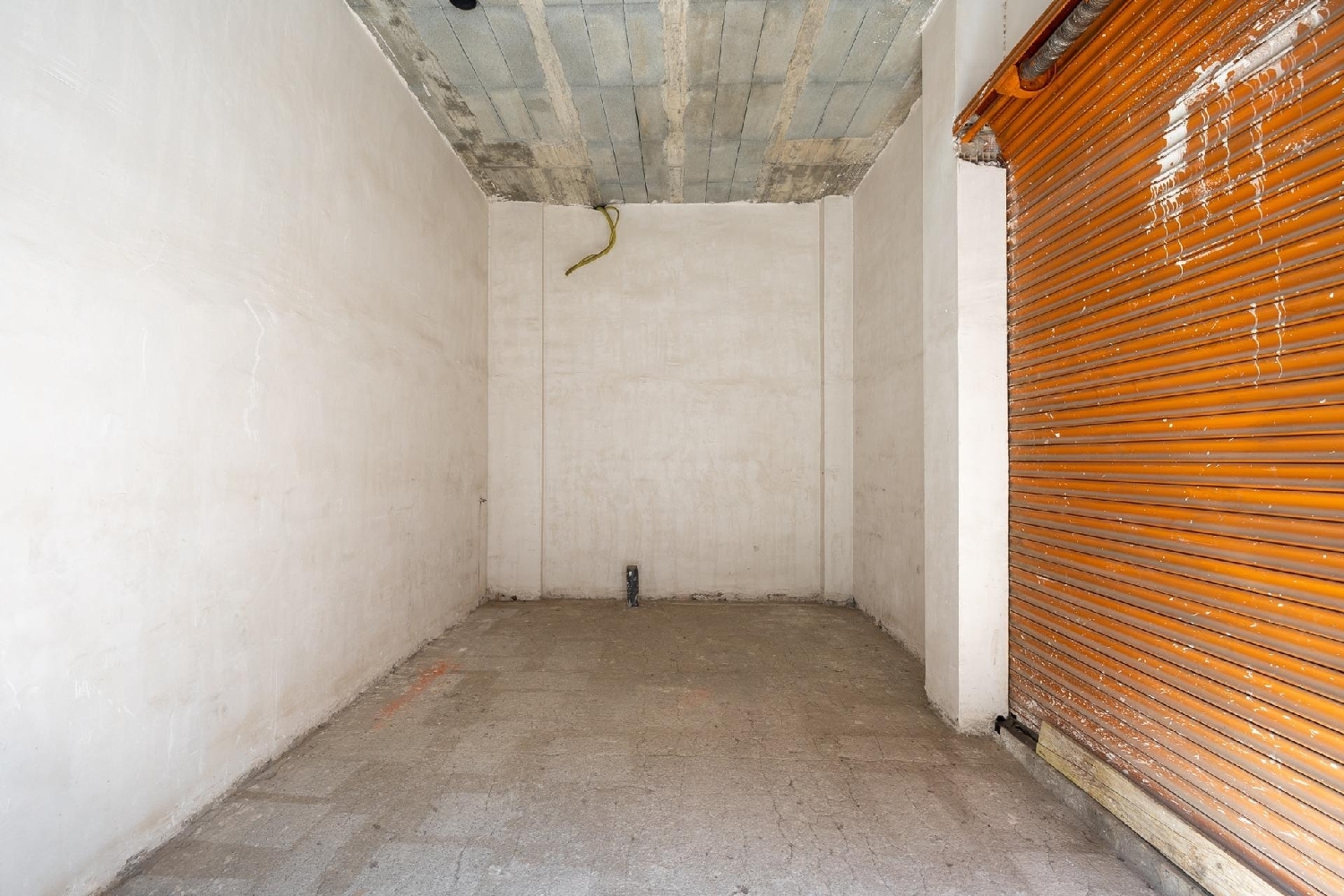  till salu lokal Barrio De Granada Alacantí 8