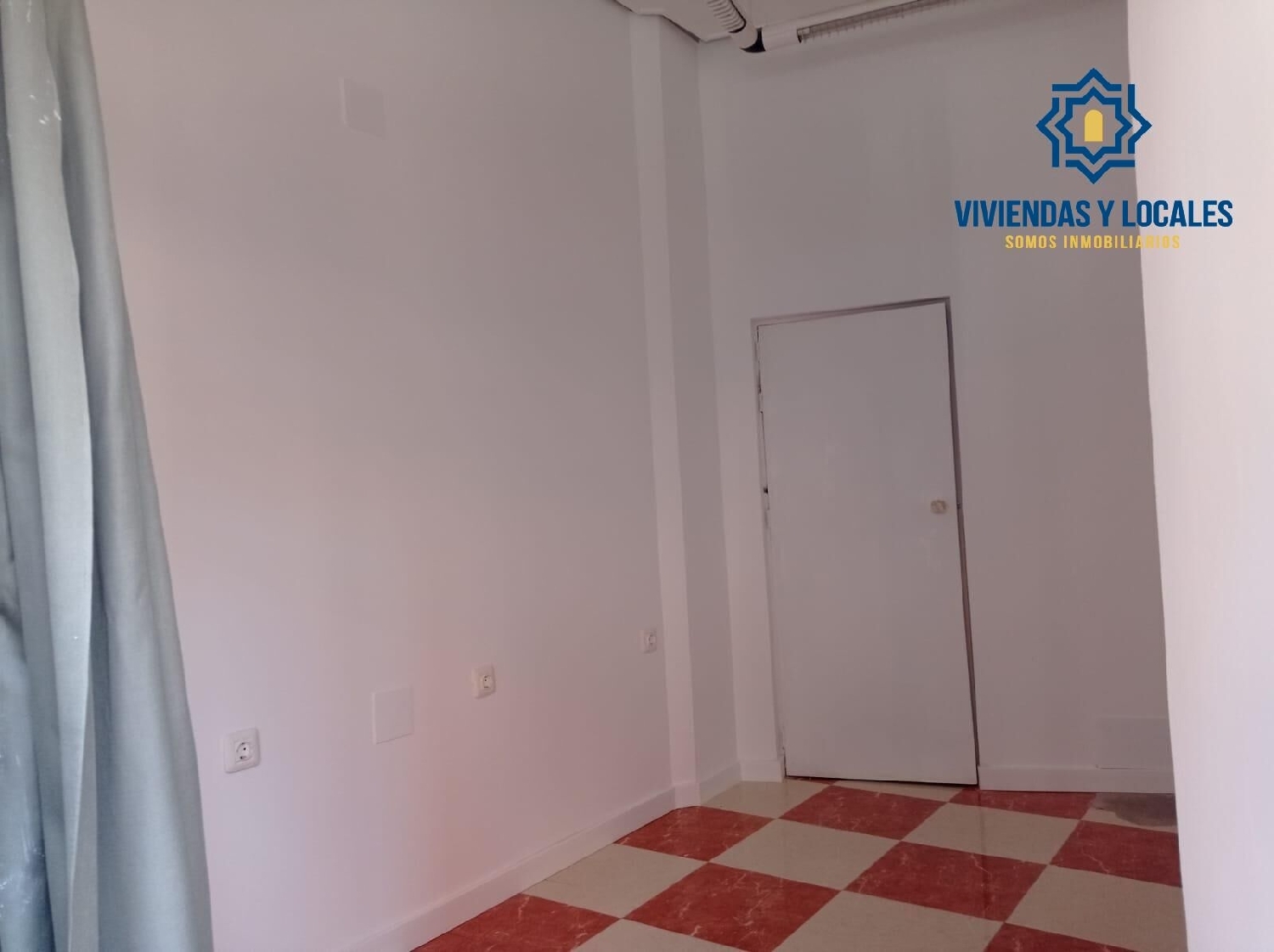  te koop bedrijfsruimte Barrio De Granada Alacantí 7