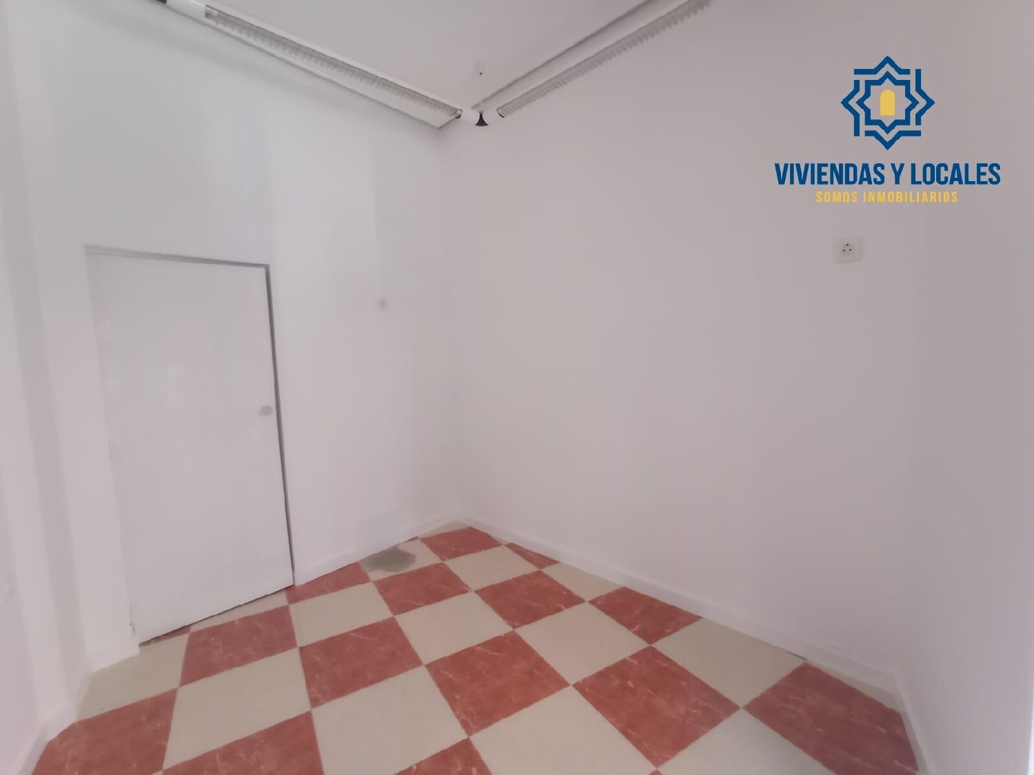  te koop bedrijfsruimte Barrio De Granada Alacantí 6