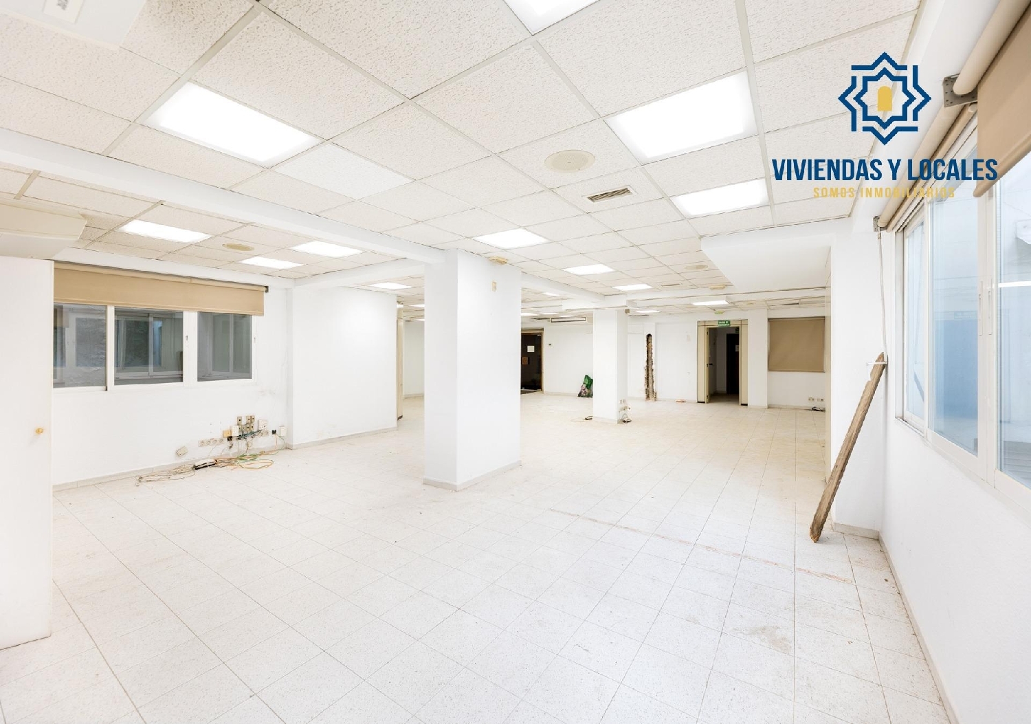  en venta local Barrio De Granada Alacantí 7