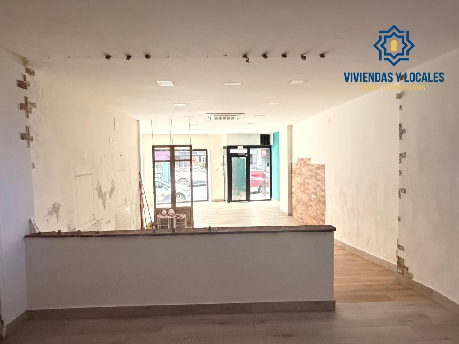  en venta local Barrio De Granada Alacantí 7