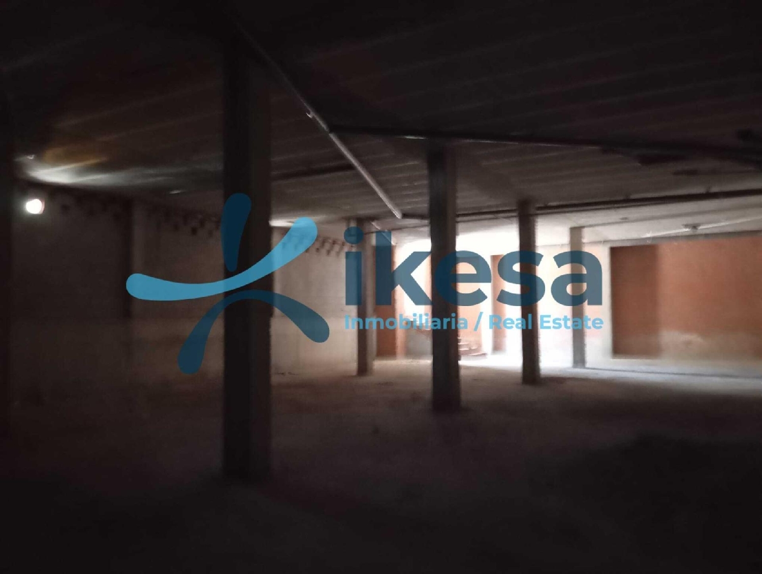  à vendre local commercial Baza Baza 6