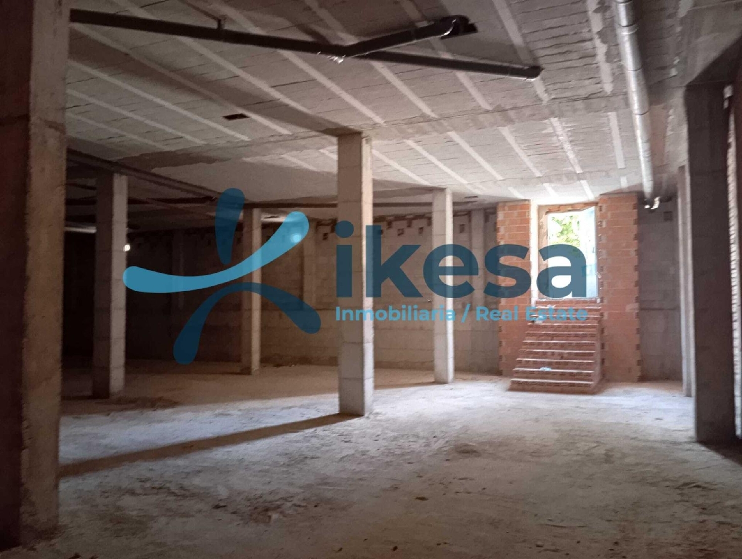  à vendre local commercial Baza Baza 4