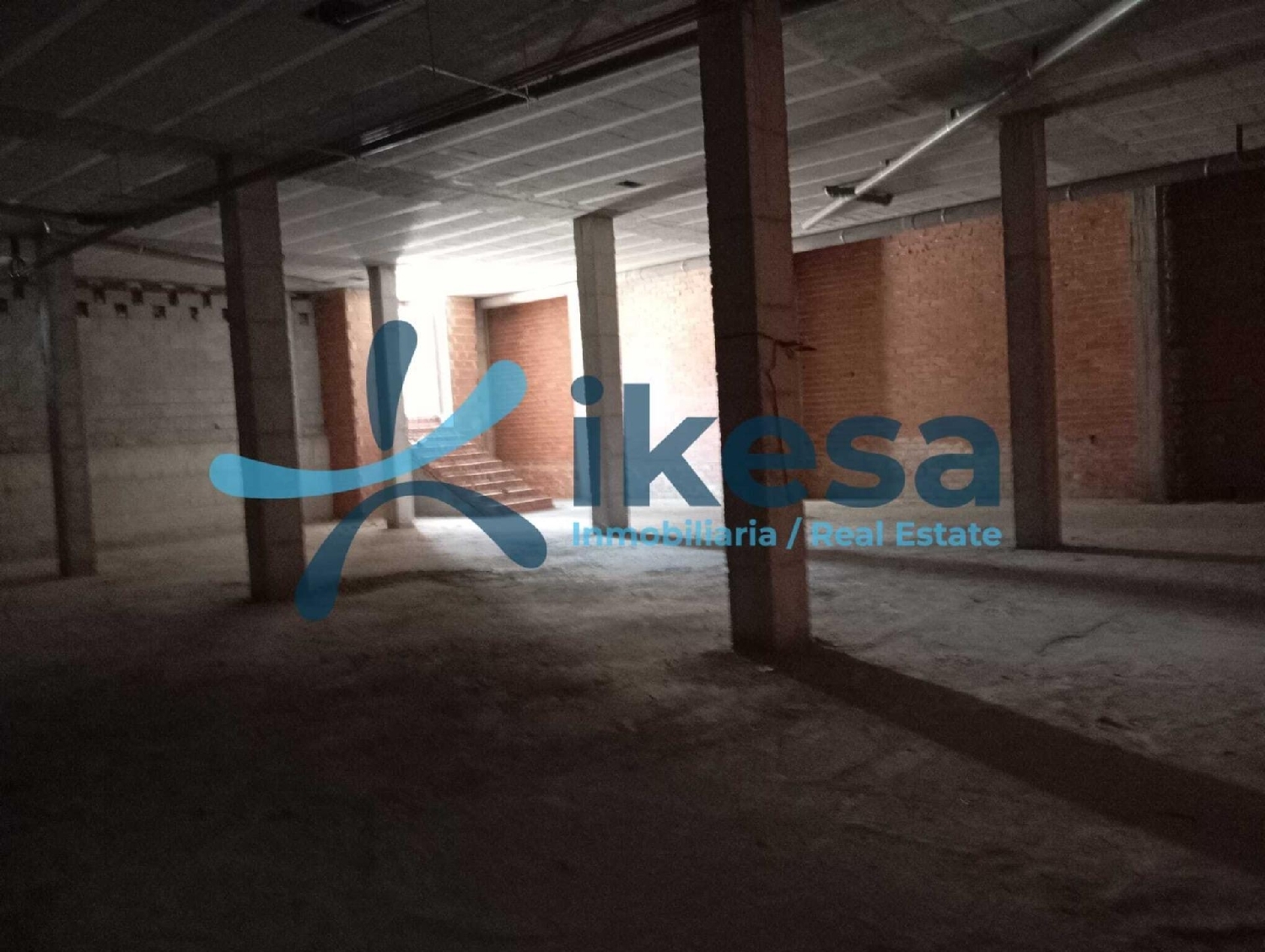  à vendre local commercial Baza Baza 5