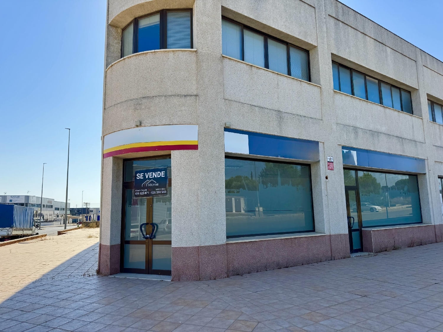  te koop bedrijfsruimte Bollullos De La Mitación Aljarafe 2