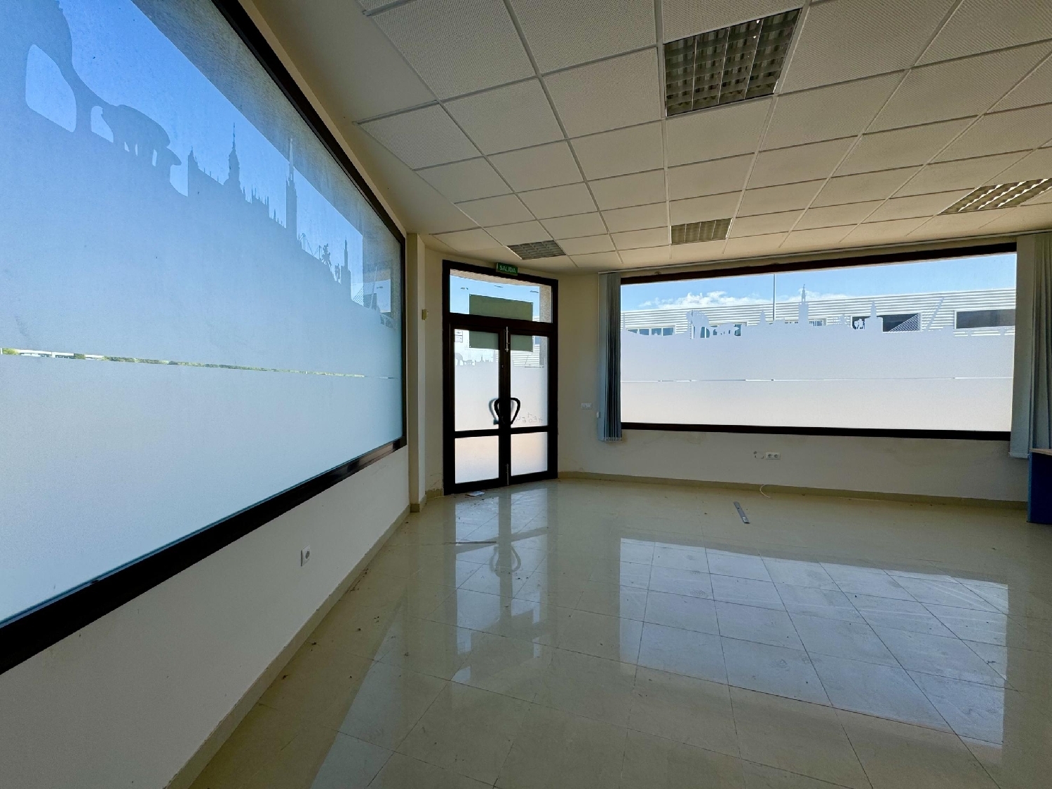  te koop bedrijfsruimte Bollullos De La Mitación Aljarafe 3