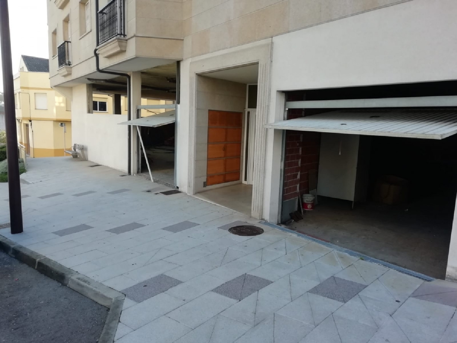  till salu lokal Carballo Bergantiños 3