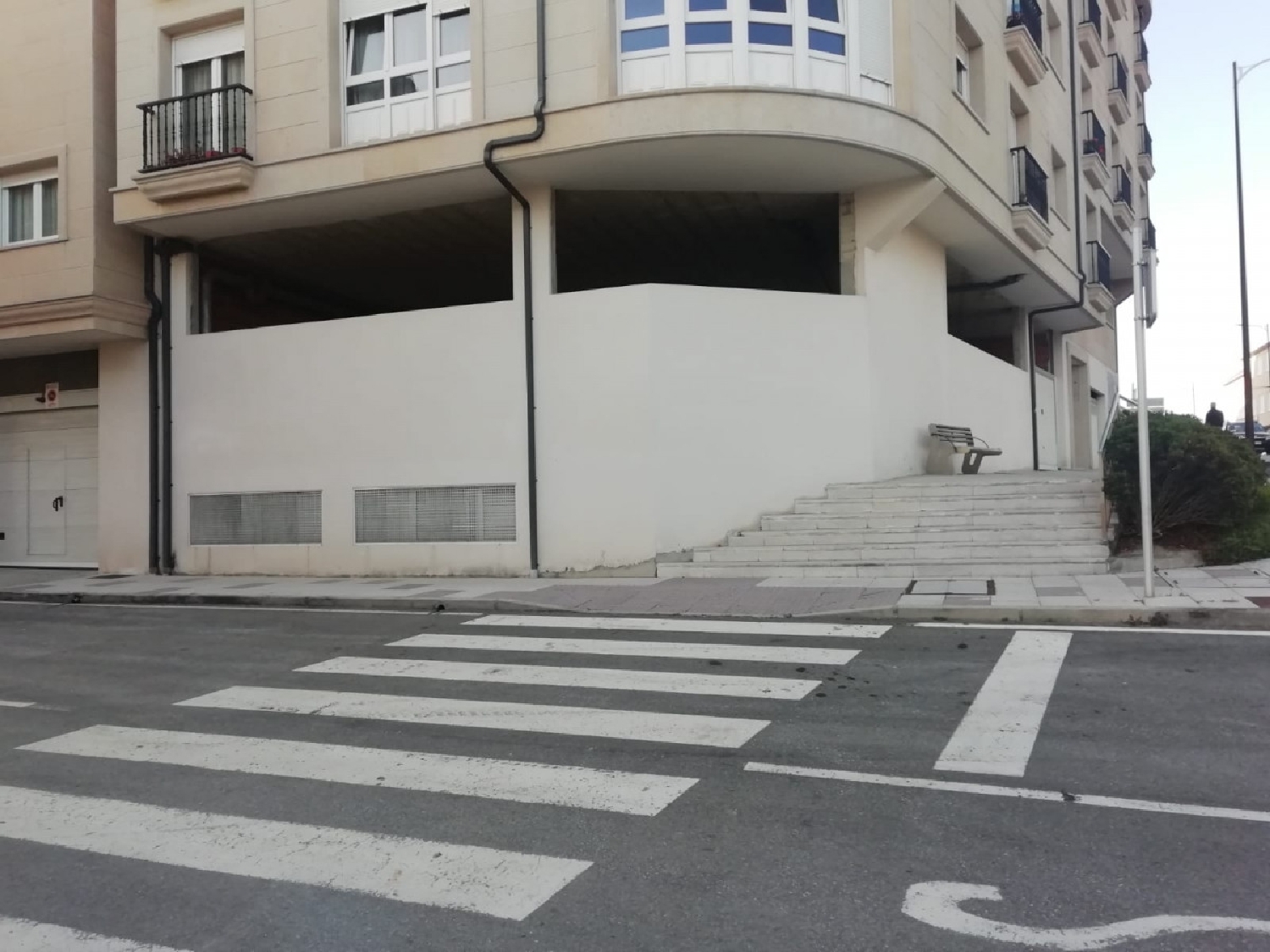  till salu lokal Carballo Bergantiños 4