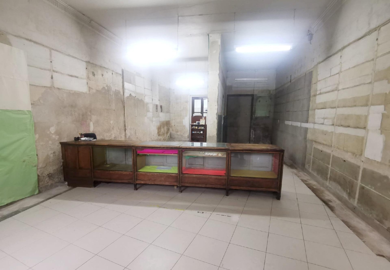  en venta local Carballo Bergantiños 6