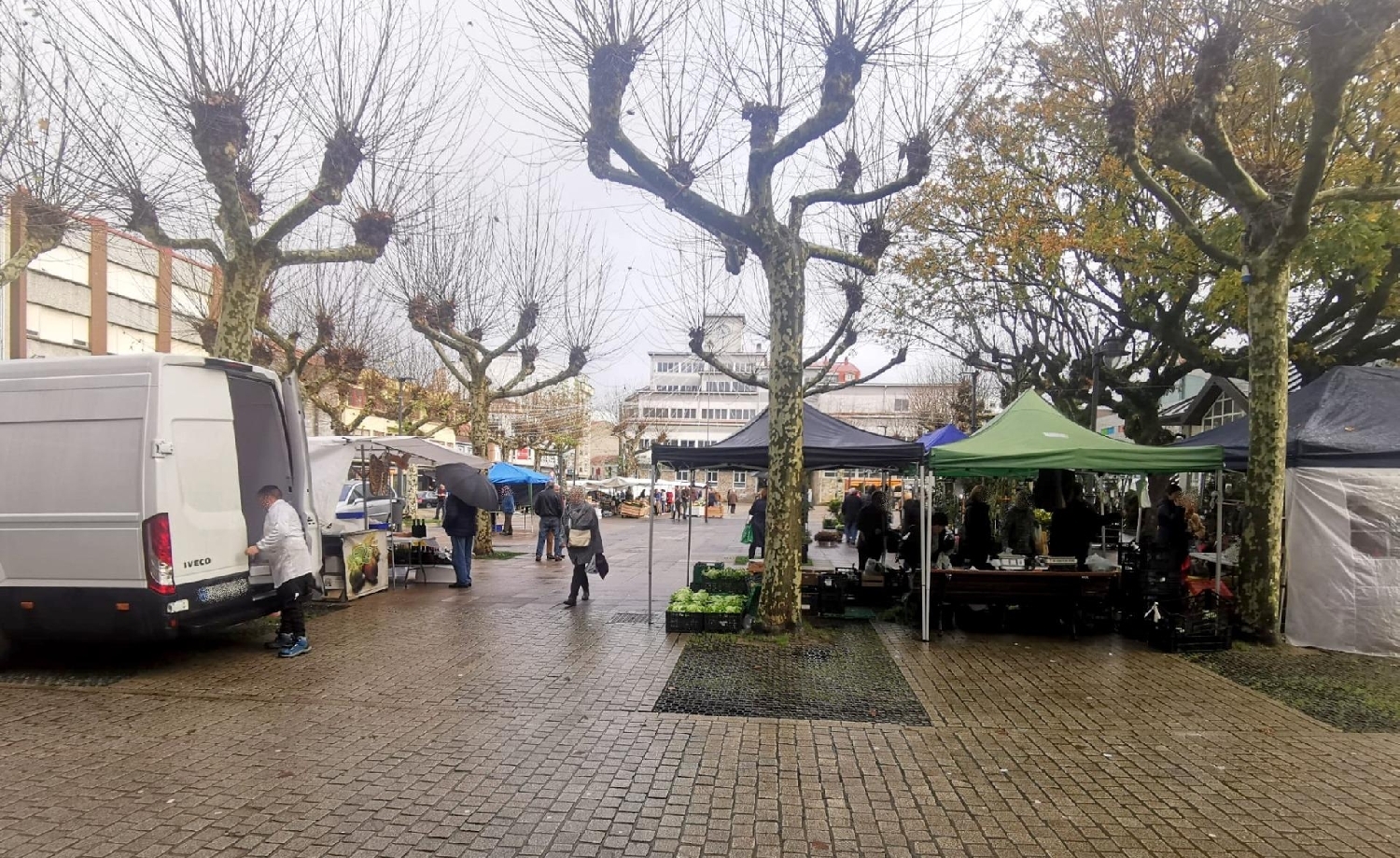  en venta local Carballo Bergantiños 7