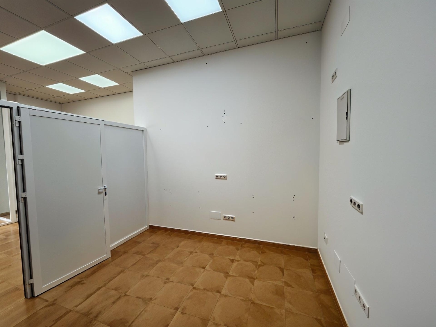  en venta local Castrillo De Murcia Odra-Pisuerga 8