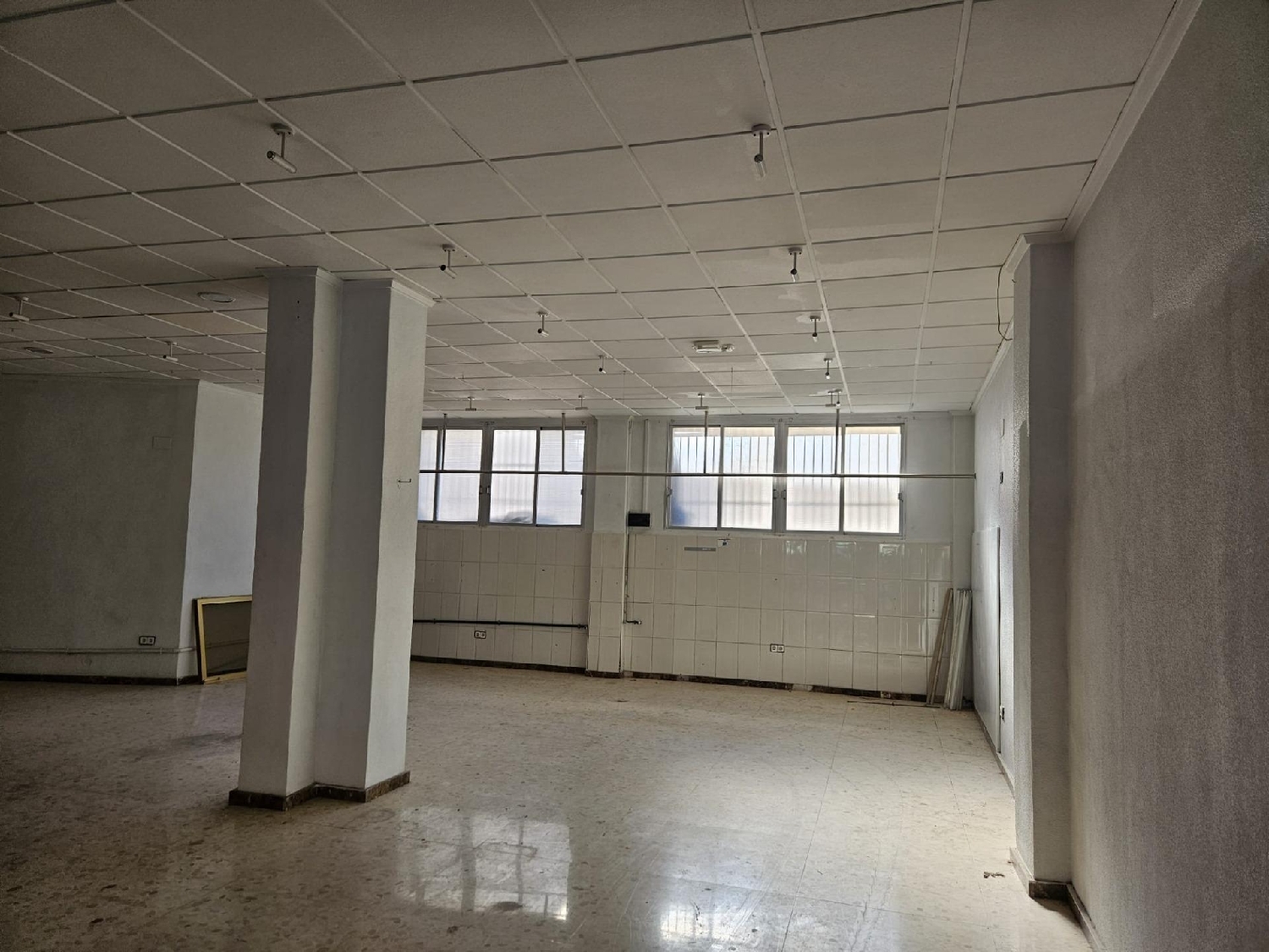 à vendre local commercial Cheda Arzúa 2