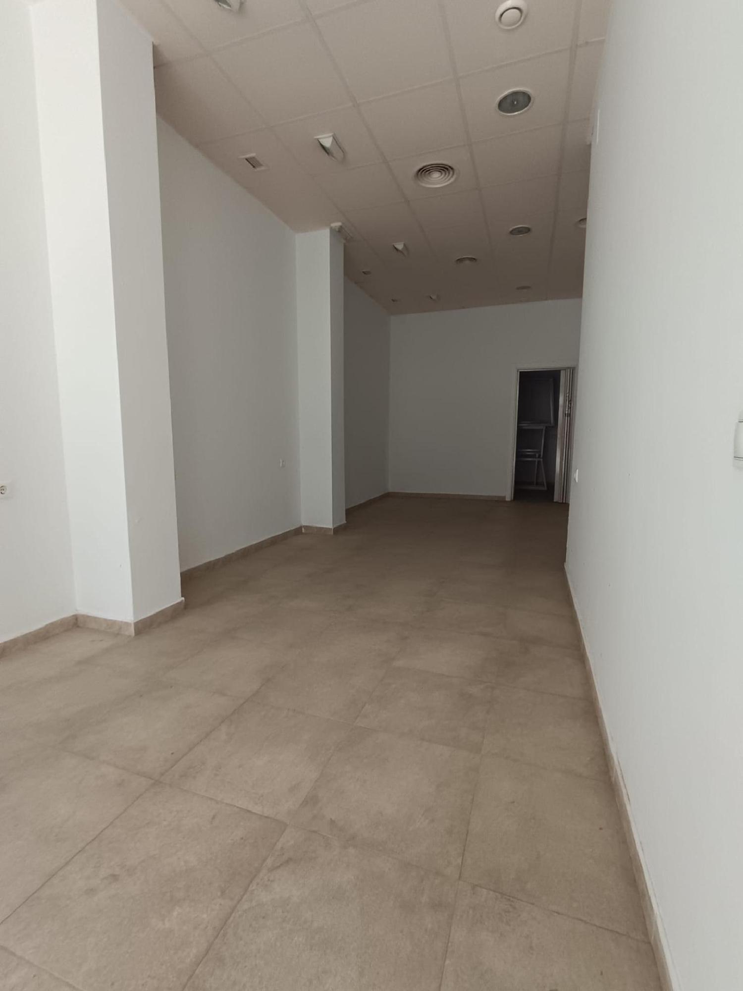  te koop bedrijfsruimte Dos Hermanas Málaga-Costa Del Sol 2