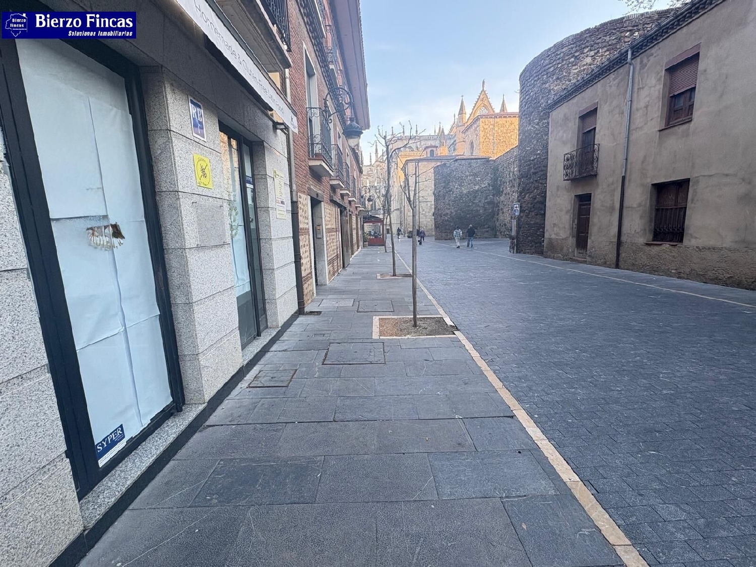  à vendre local commercial León De Abaixo Arzúa 2