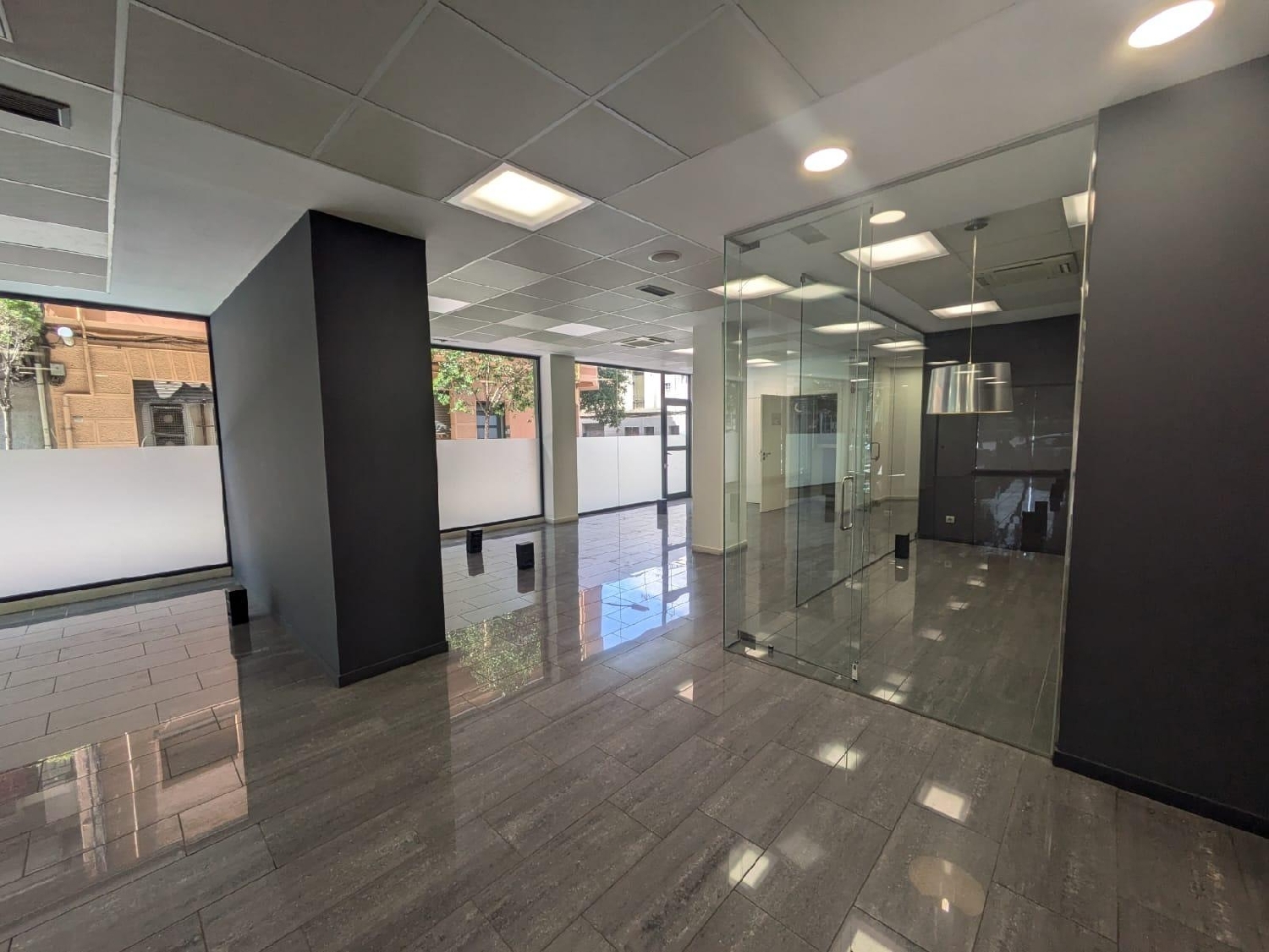  till salu lokal L'hospitalet De Llobregat Centre Barcelonès 4